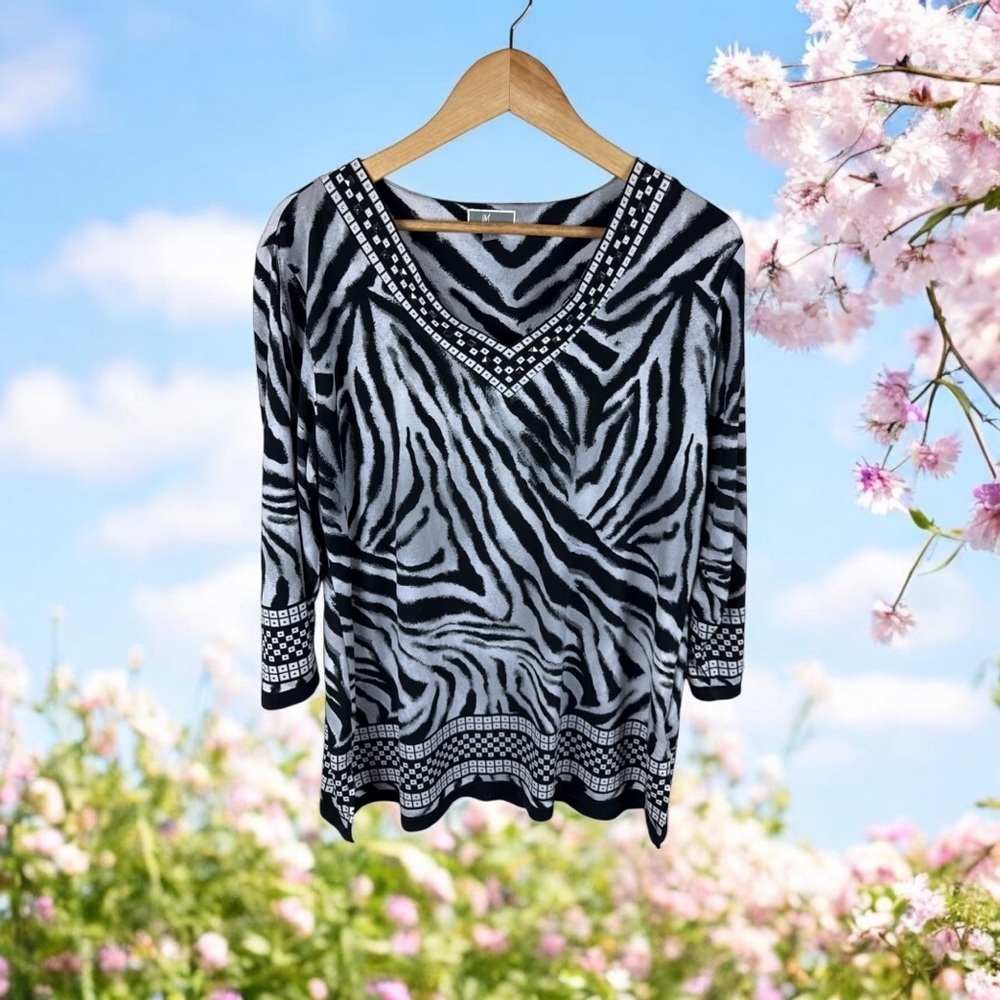 JM Collection Black and White Graphic 3/4 Sleeve Blouse - Picture 1 of 5